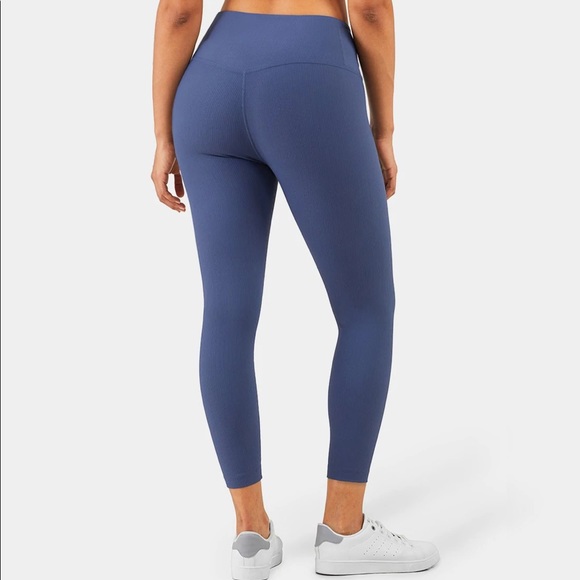 HALARA Pants - NWT Seamless Flow High Waisted Ribbed Knit 7/8 Leggings